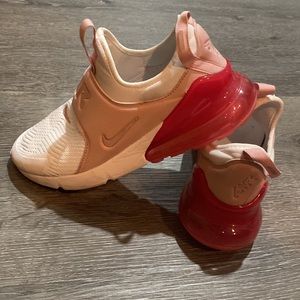 Pink Nike 270